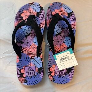 Reef Pink Purple Black Floral Flipflops, Size 3Y NWT